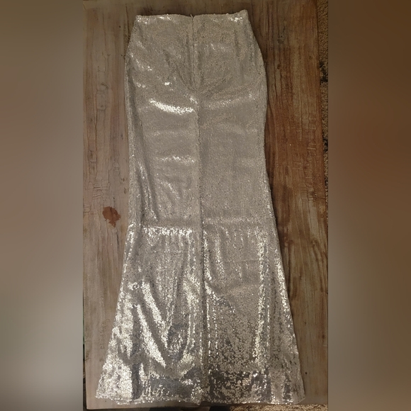 Amazon Silver Sequin Maxi Skirt - Picture 2 of 4